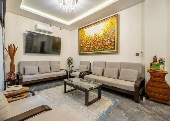 ヴィラ Modern 5br Luxury With Pool & Rooftop - 100m From
