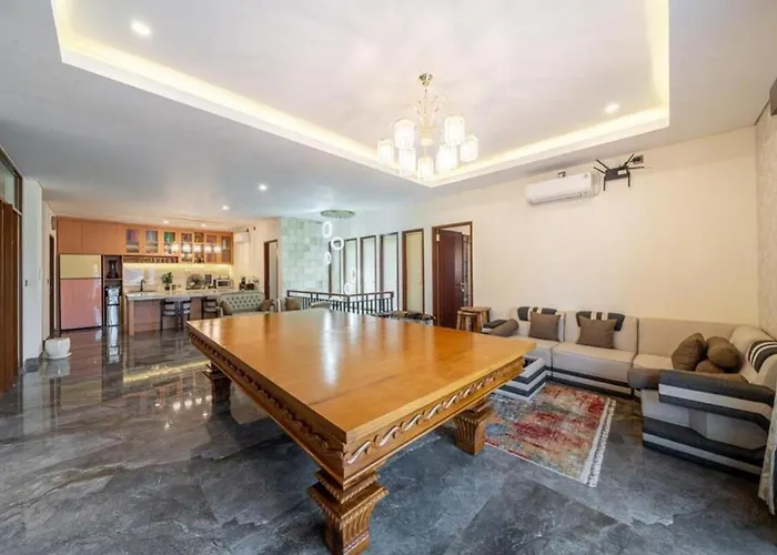 Modern 5br Luxury With Pool & Rooftop - 100m From