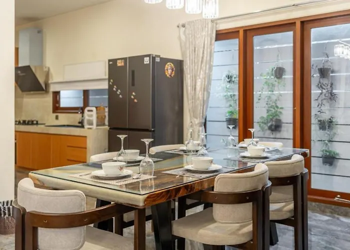 Modern 5br Luxury With Pool & Rooftop - 100m From サヌール