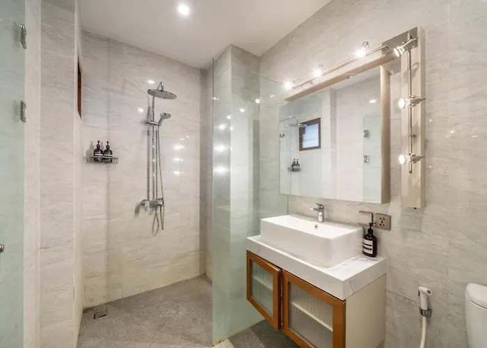 ヴィラ Modern 5br Luxury With Pool & Rooftop - 100m From サヌール