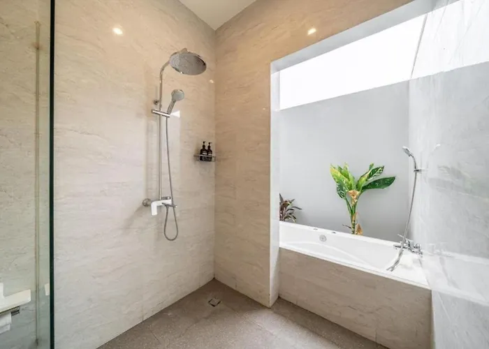 Modern 5br Luxury With Pool & Rooftop - 100m From